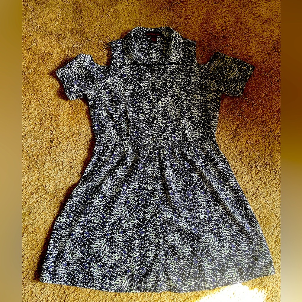 Material Girl Peep Shoulder Button Down Dress Women’s Size Medium Flowy Summer